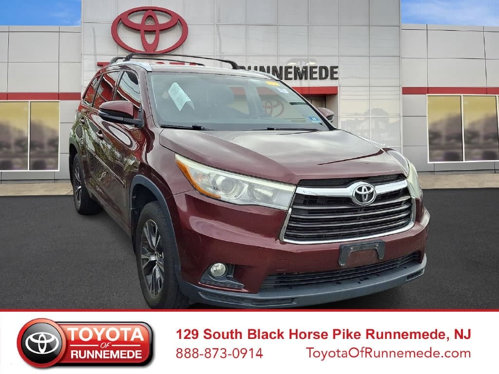 2016 Toyota Highlander XLE — photo 1 of 24