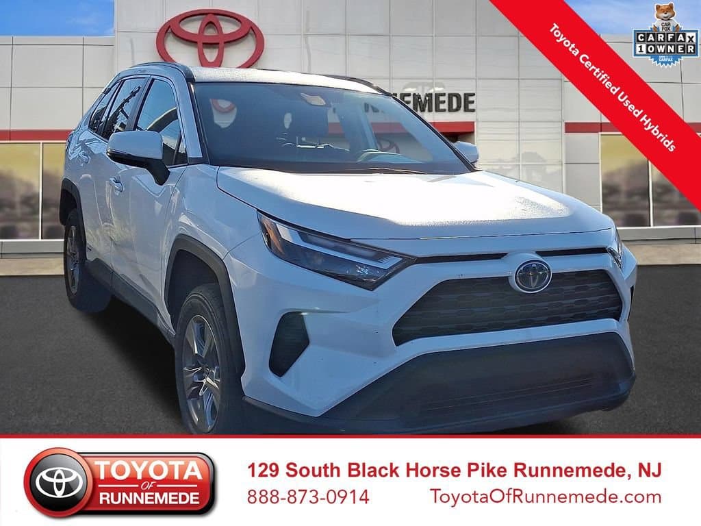 2024 Toyota RAV4 Base — photo 1 of 19