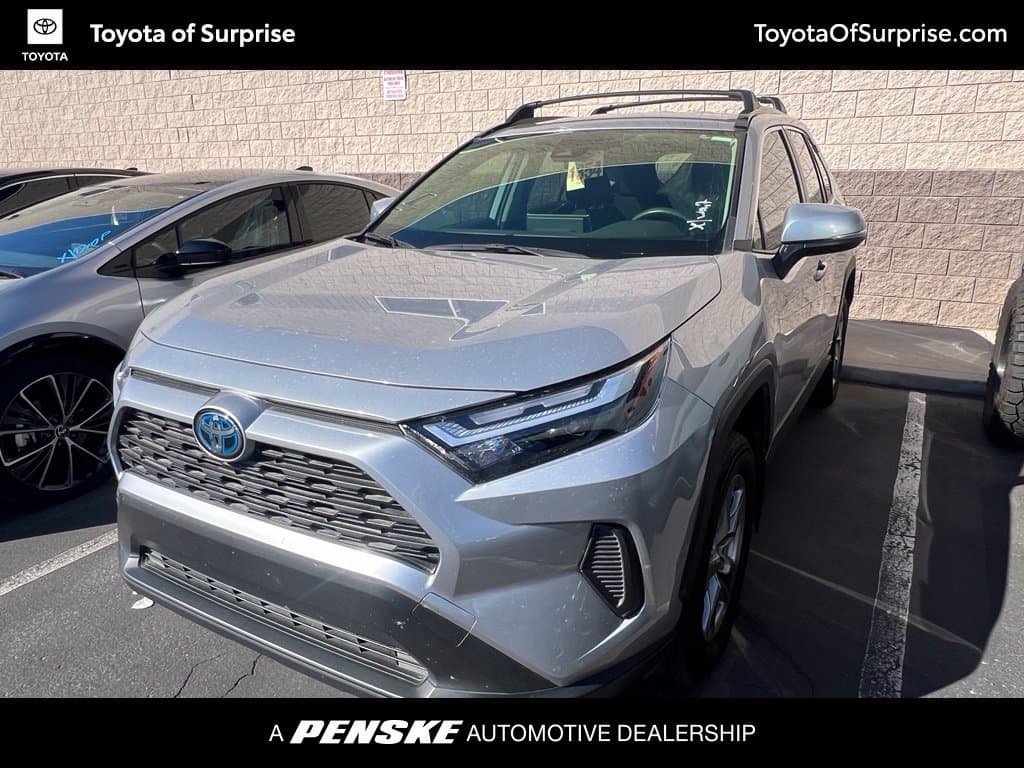 2024 Toyota RAV4 Hybrid LE — photo 1 of 10