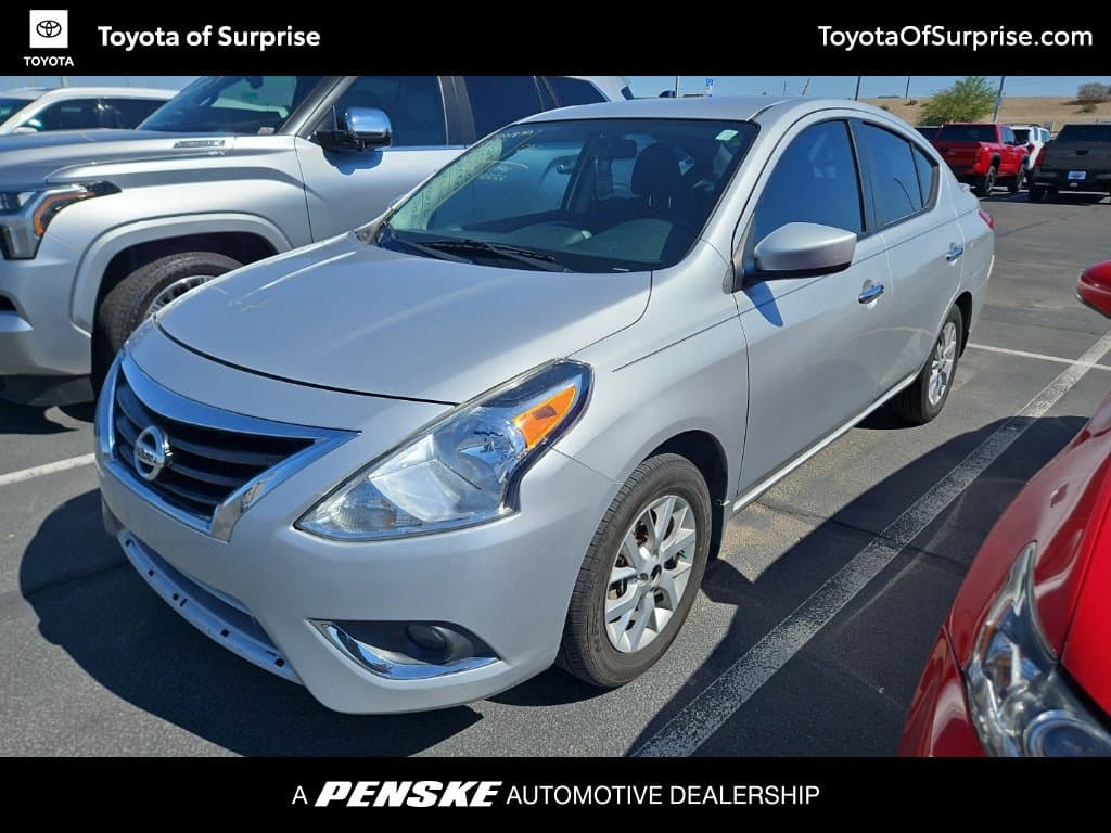 2017 Nissan Versa Sedan SV — photo 1 of 5