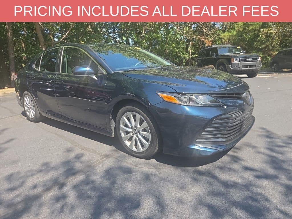 2020 Toyota Camry LE — photo 1 of 13