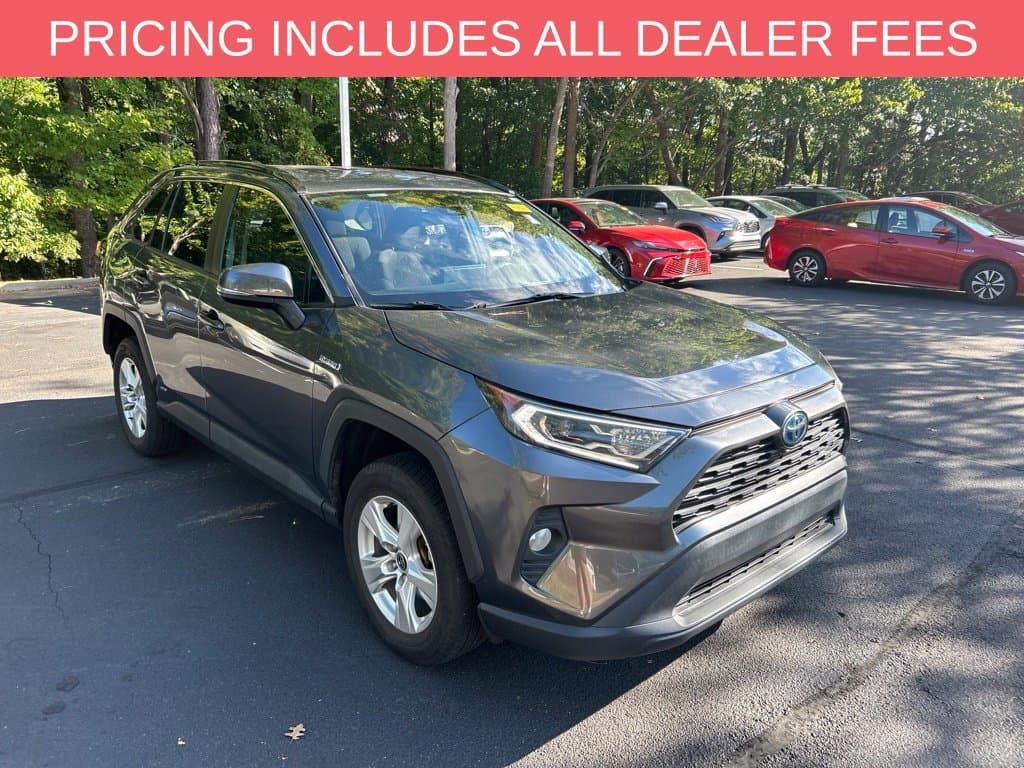 2021 Toyota RAV4 Base — photo 1 of 15