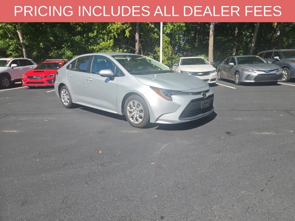 2025 Toyota Corolla LE — photo 1 of 13