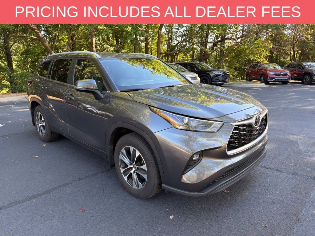 2024 Toyota Highlander XLE — photo 1 of 18