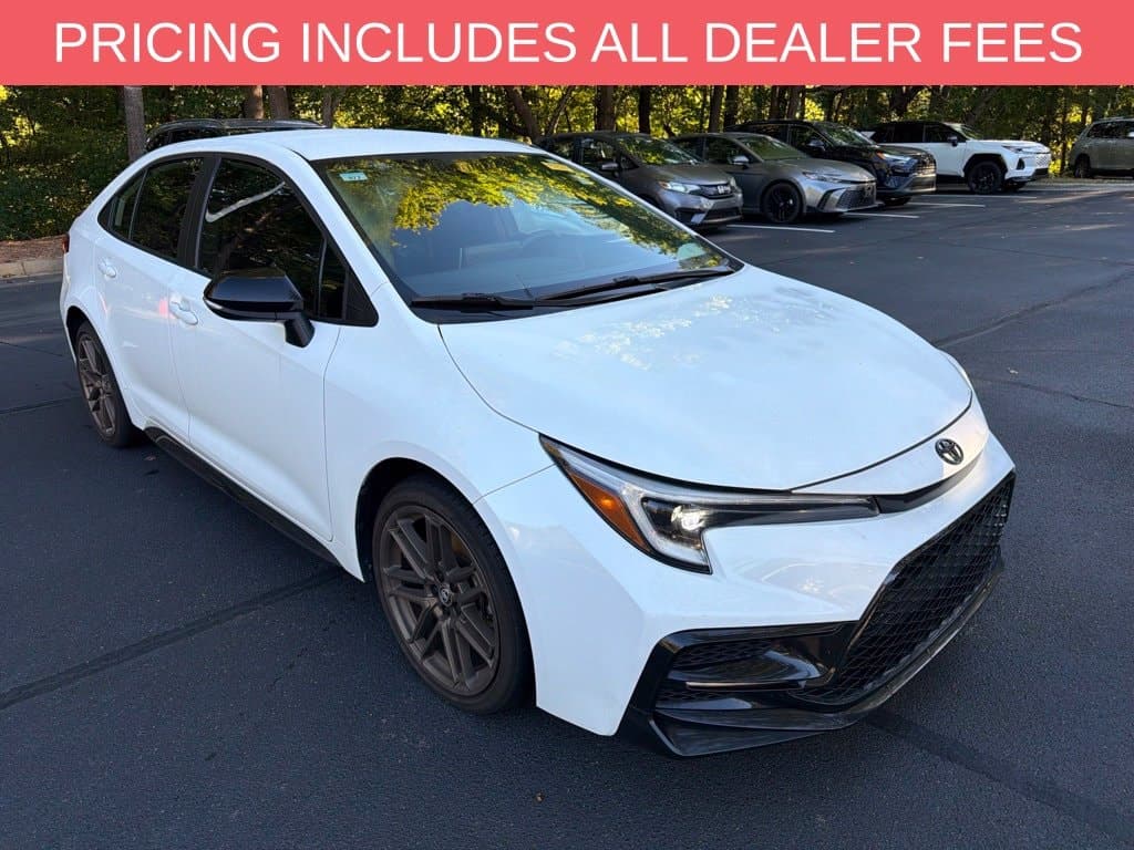 2024 Toyota Corolla Base — photo 1 of 15