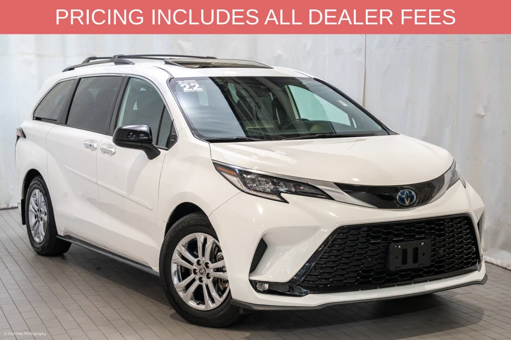 2022 Toyota Sienna XSE — photo 1 of 22