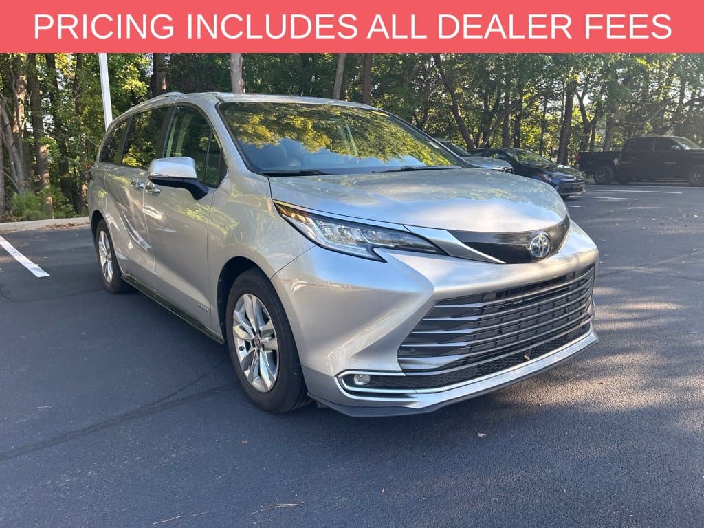 2021 Toyota Sienna Limited — photo 1 of 18