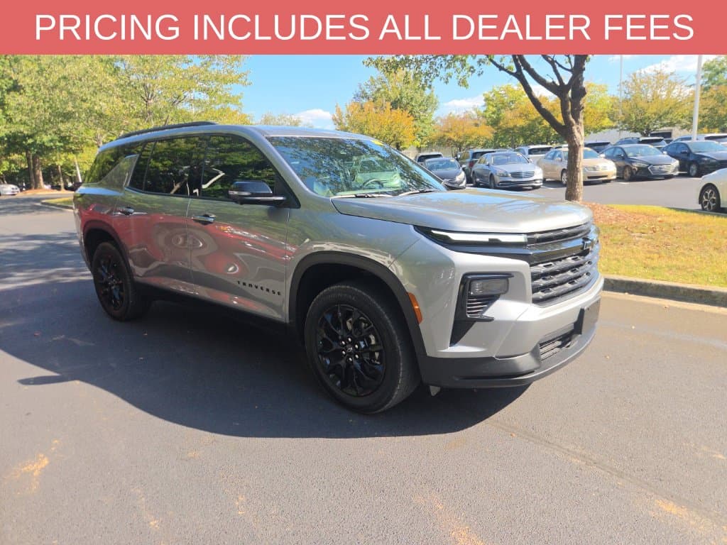 2026 Chevrolet Traverse FWD LT — photo 1 of 17