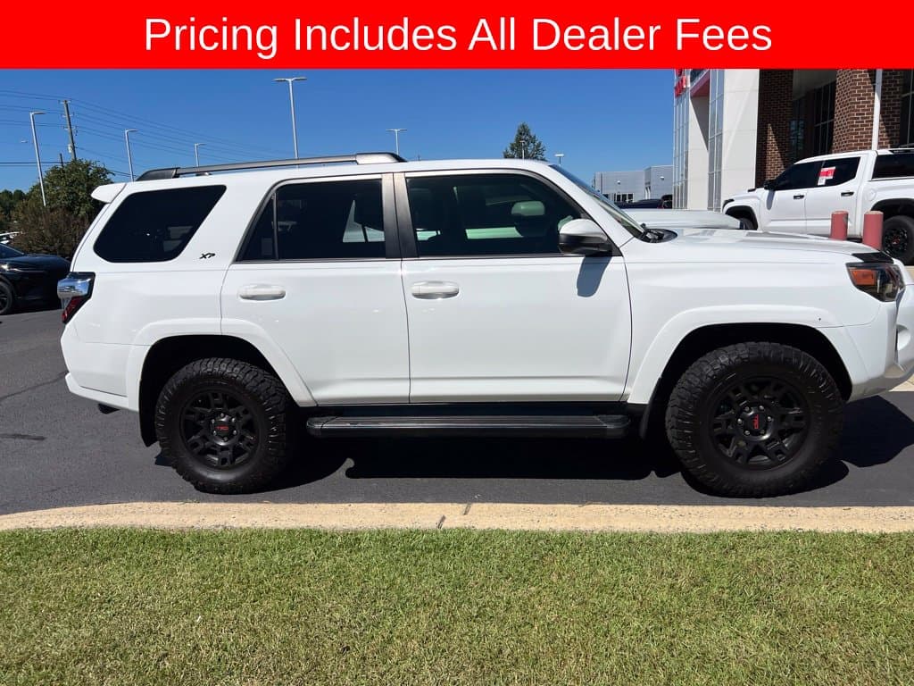 2021 Toyota 4Runner SR5 — photo 1 of 29