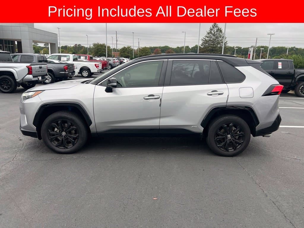 2025 Toyota RAV4 Hybrid XSE — photo 1 of 28