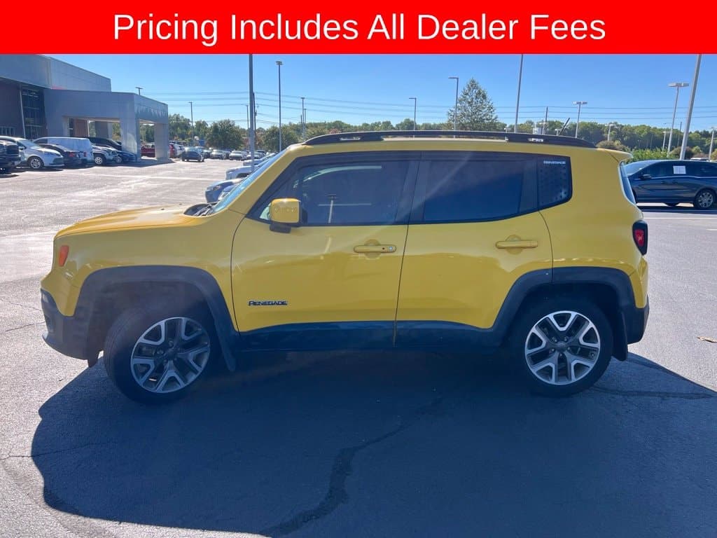 2017 Jeep Renegade Latitude — photo 1 of 10