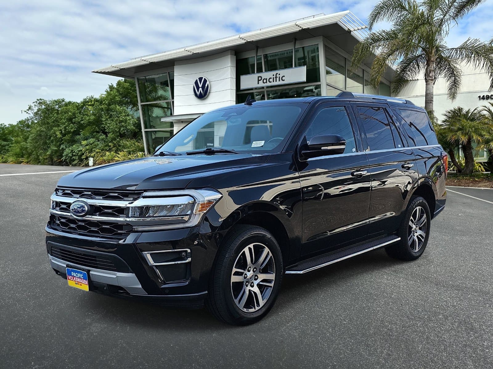 2022 Ford Expedition Limited — photo 1 of 37
