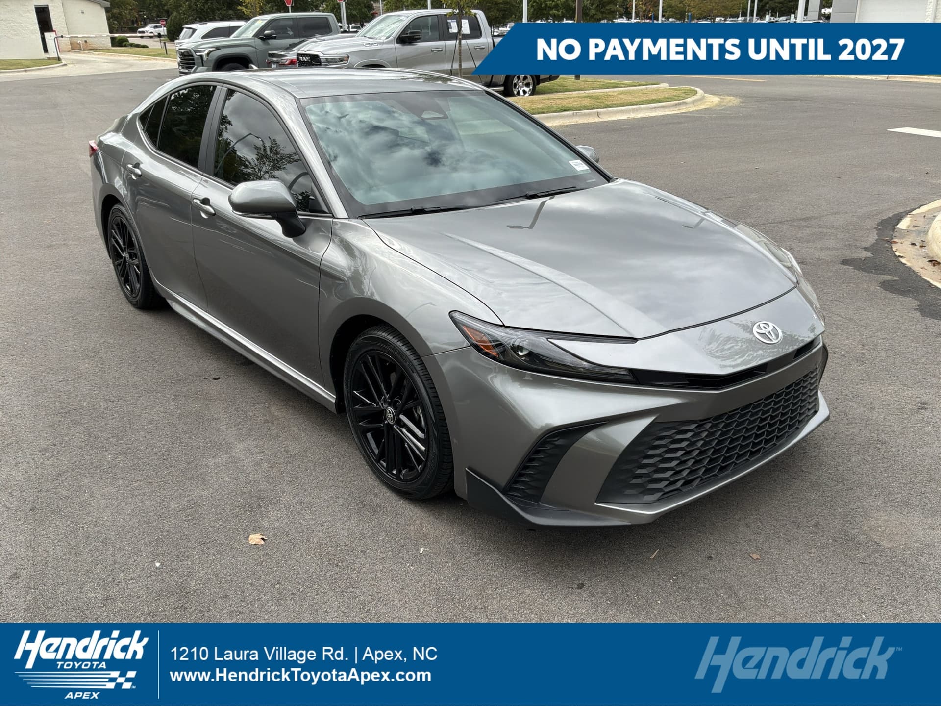 2025 Toyota Camry SE — photo 1 of 35