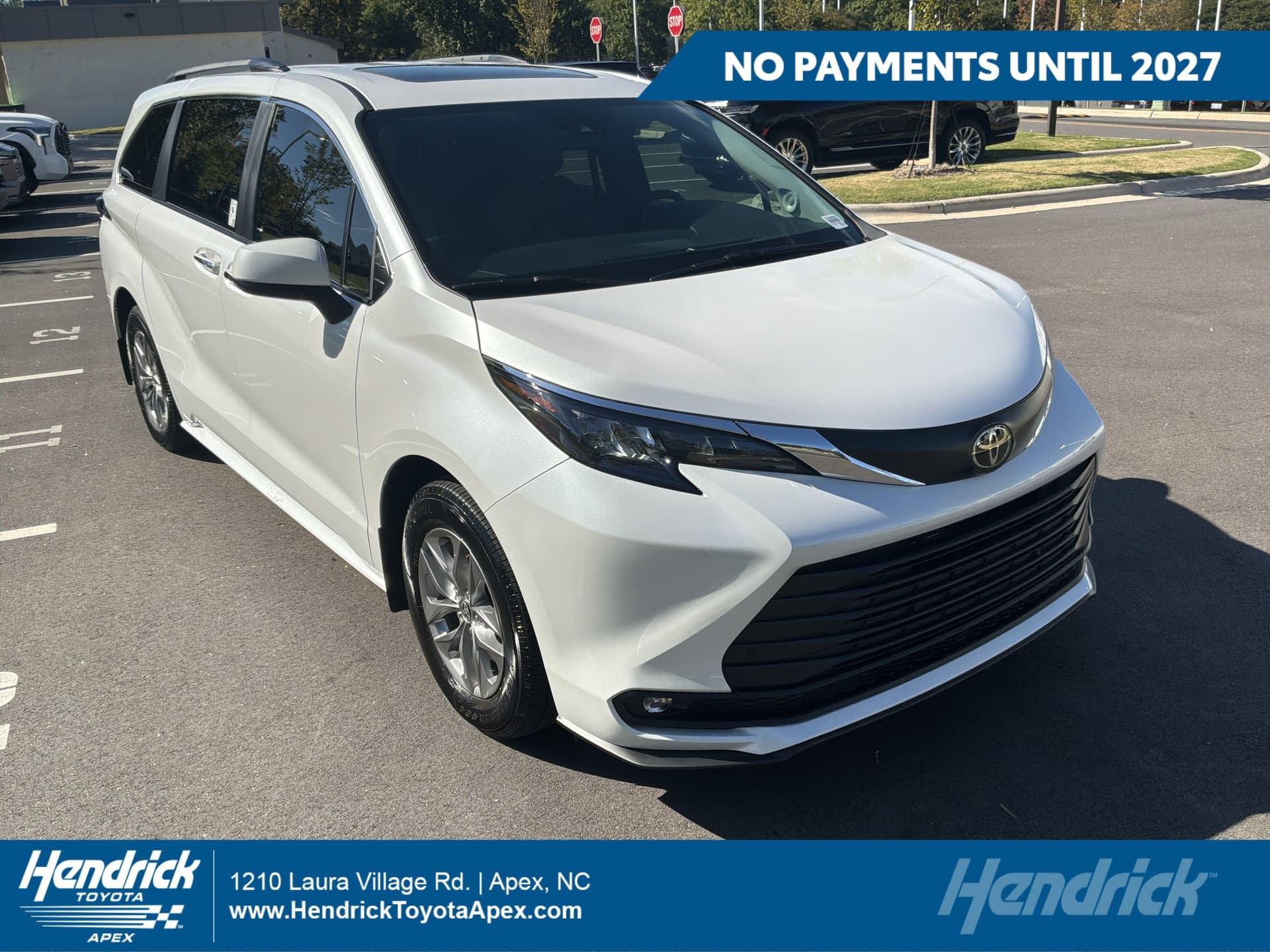 2026 Toyota Sienna XLE — photo 1 of 37