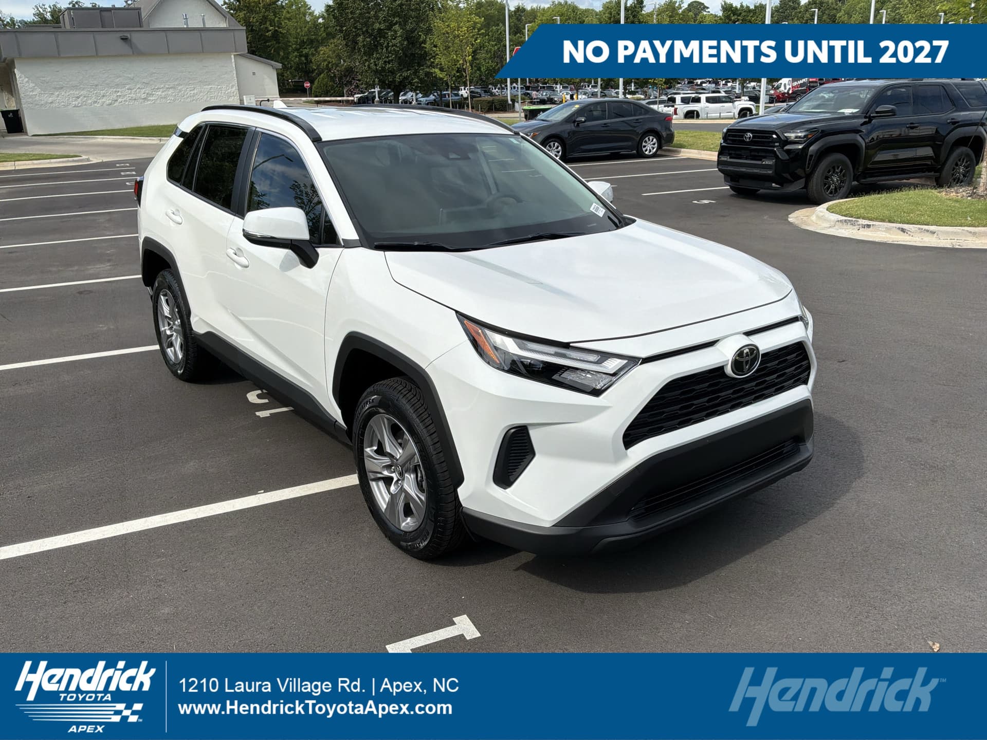 2025 Toyota RAV4 Hybrid XLE — photo 1 of 35
