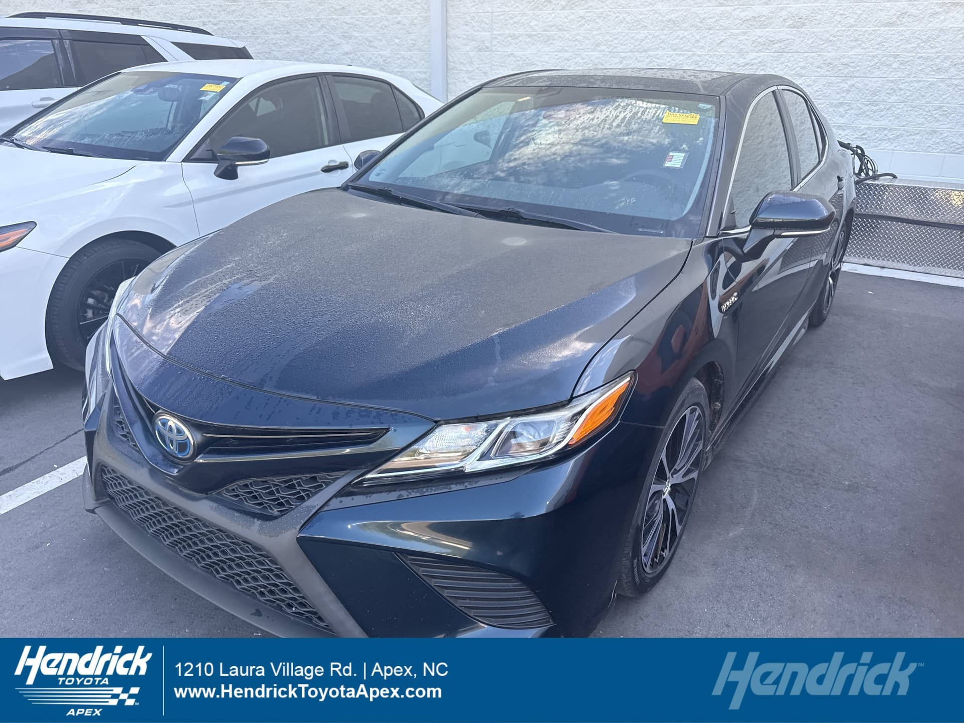 2019 Toyota Camry Hybrid SE — photo 1 of 12