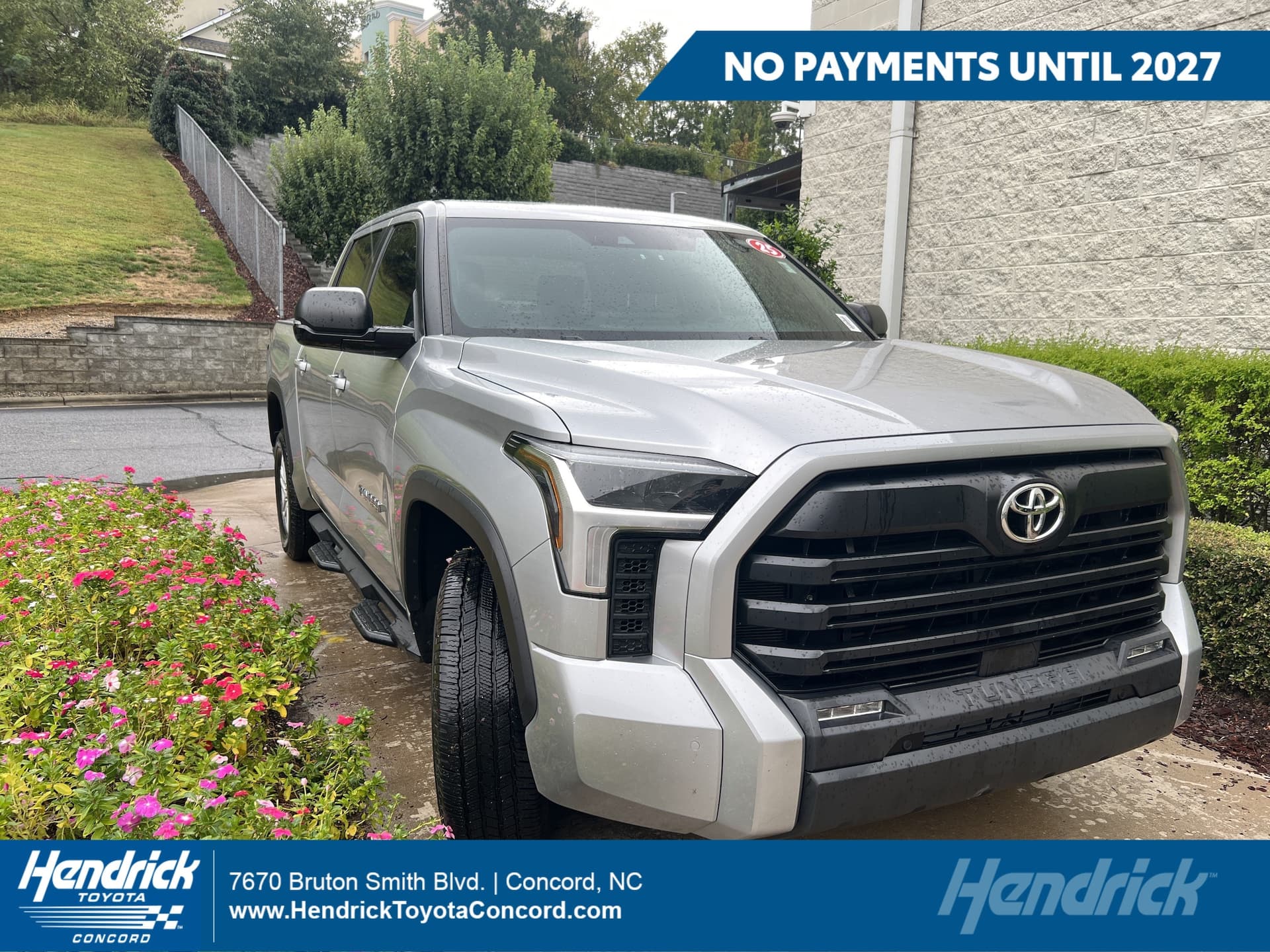 2025 Toyota Tundra 4WD SR5 — photo 1 of 35