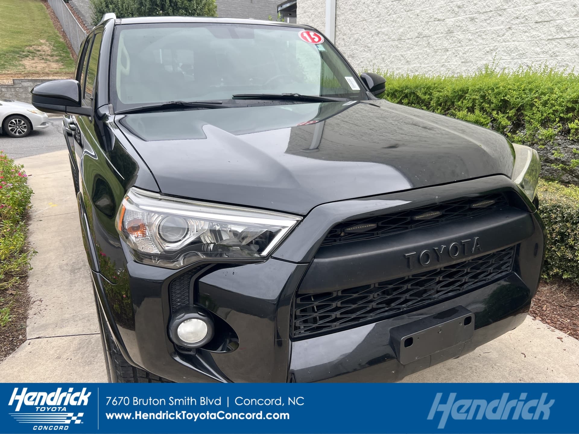 2015 Toyota 4Runner SR5 — photo 1 of 35