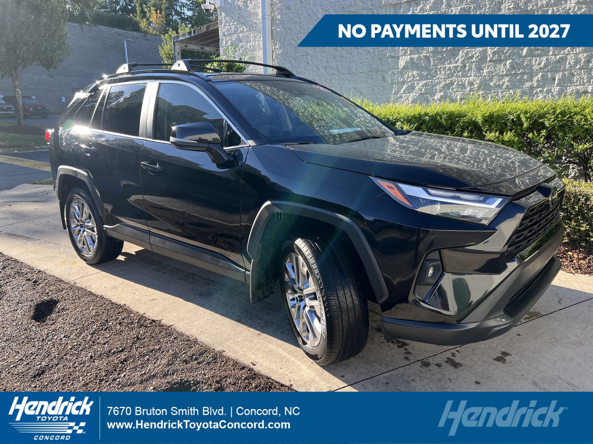 2025 Toyota RAV4 XLE Premium — photo 1 of 36