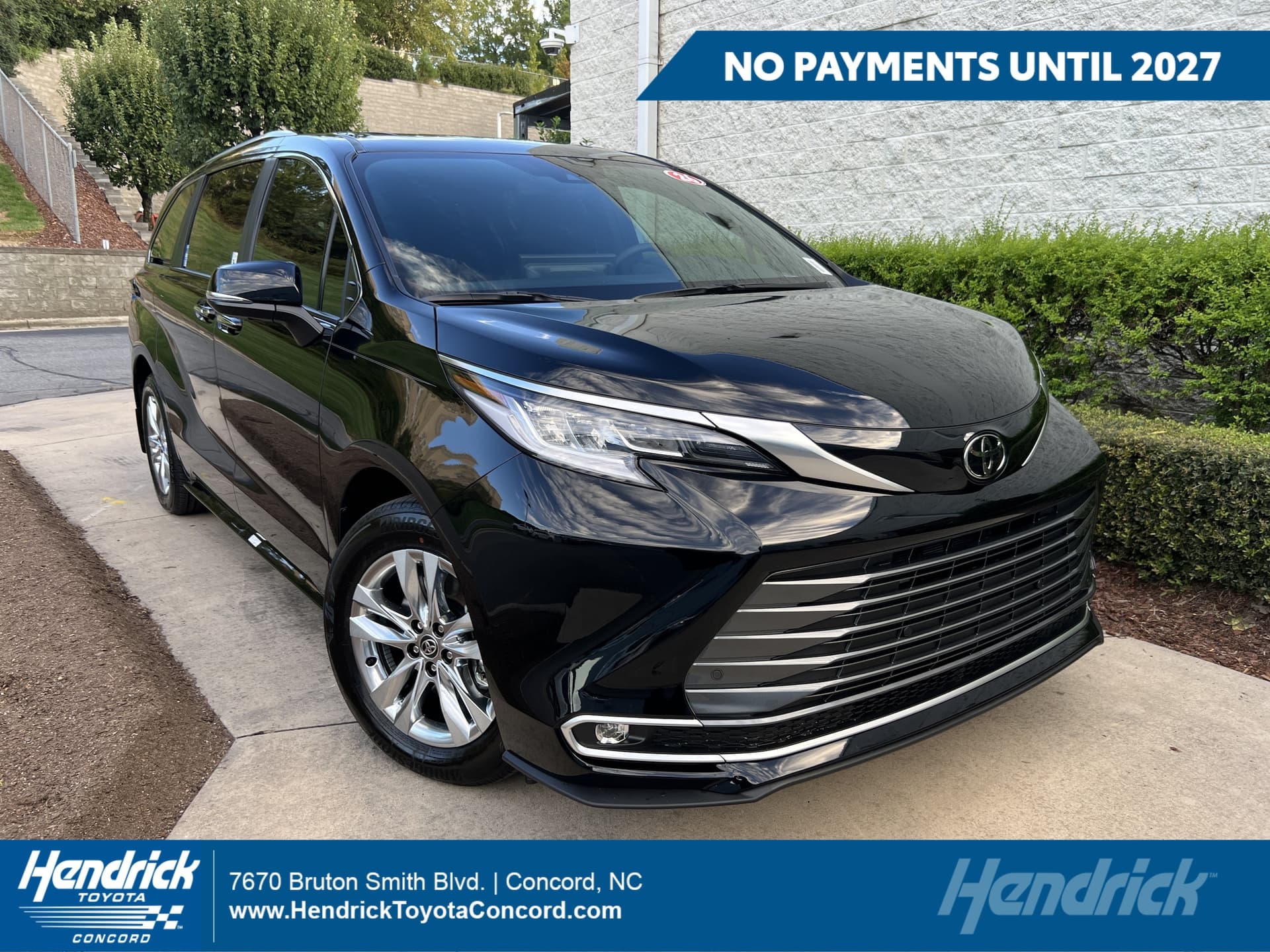 2026 Toyota Sienna Limited — photo 1 of 37