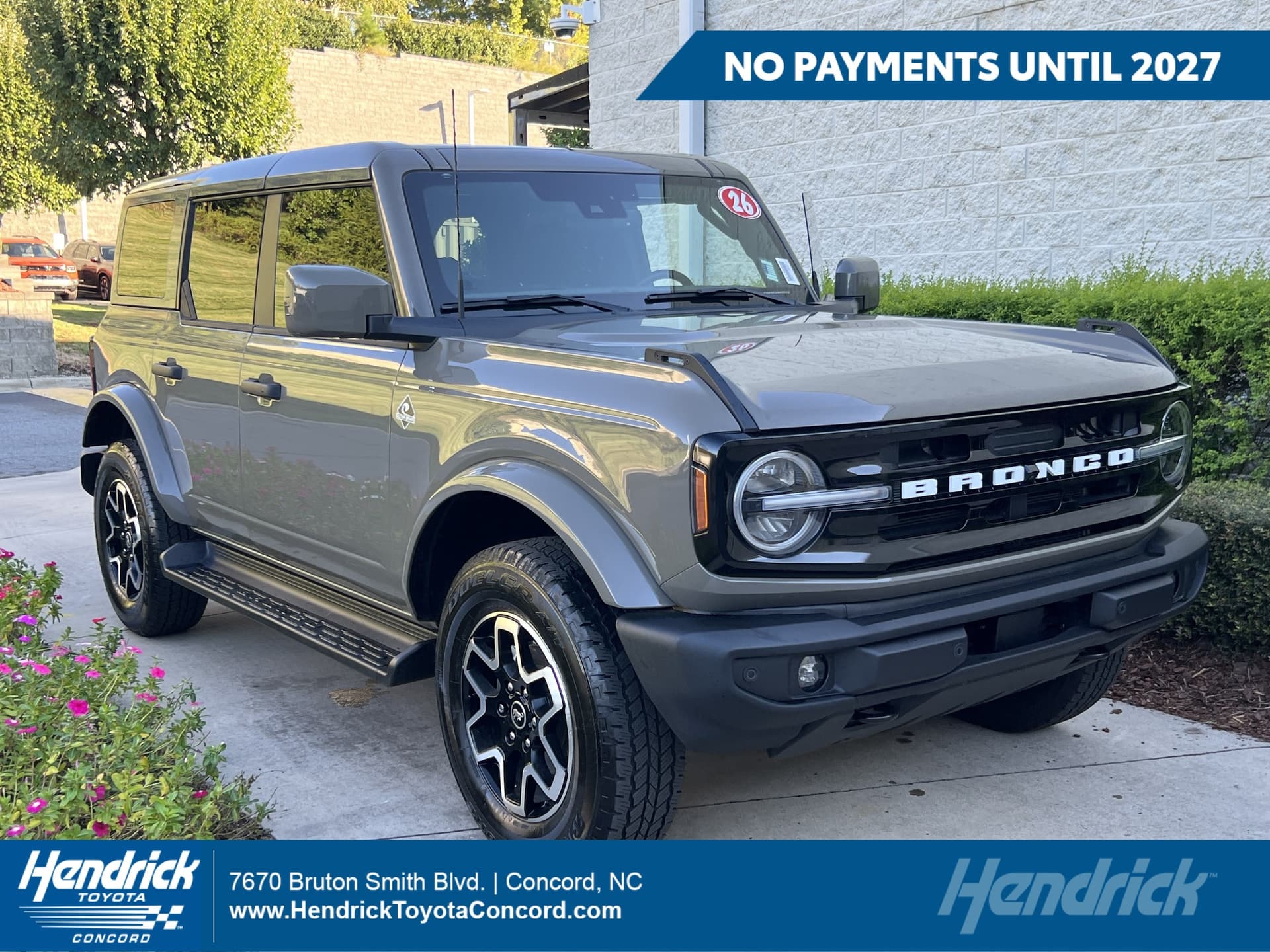 2026 Ford Bronco Outer Banks — photo 1 of 36