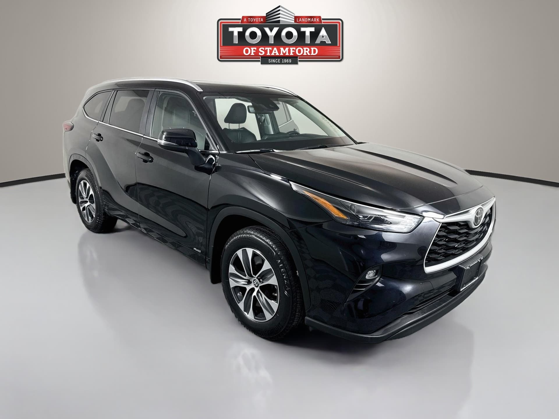 2026 Toyota Highlander Hybrid XLE — photo 1 of 30