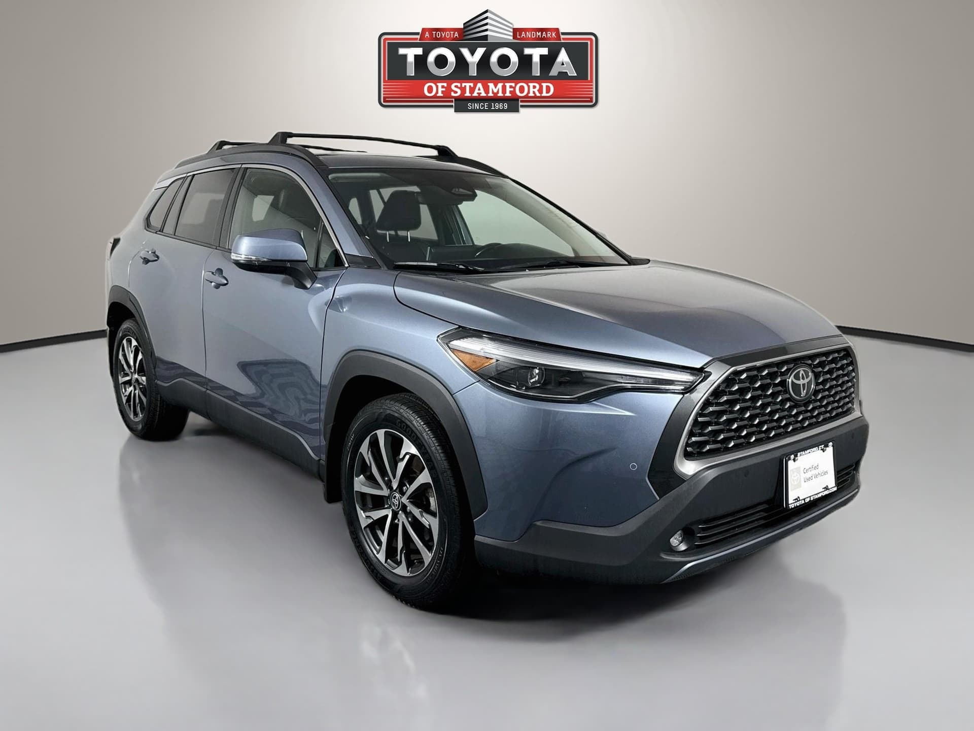2023 Toyota Corolla Cross XLE — photo 1 of 33