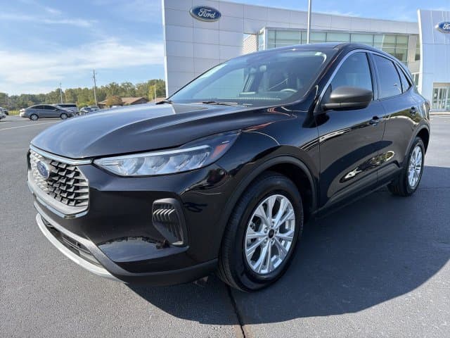 2024 Ford Escape Active — photo 1 of 28