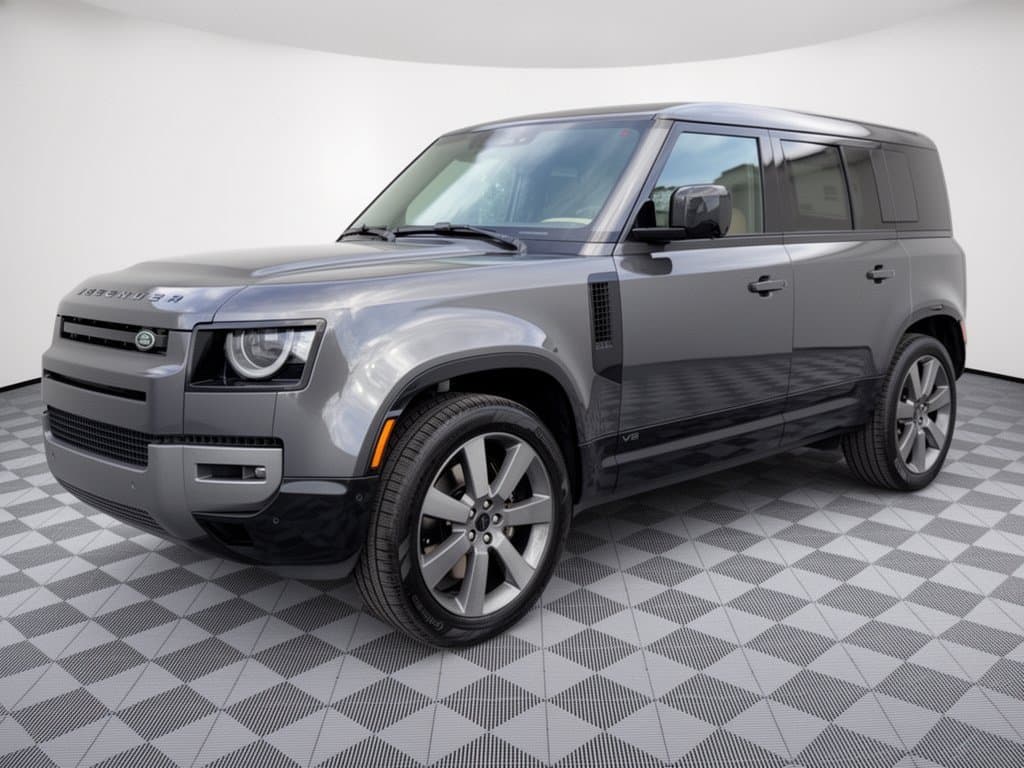 2026 Land Rover Defender V8 — photo 1 of 32