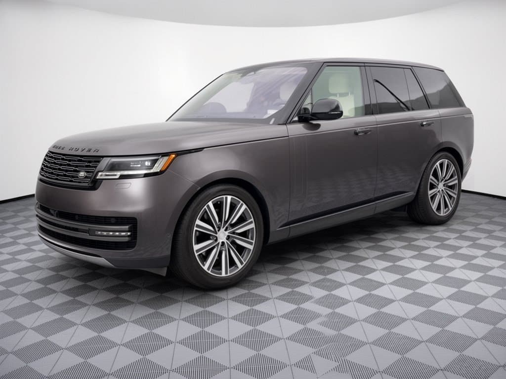 2023 Land Rover Range Rover SE — photo 1 of 32