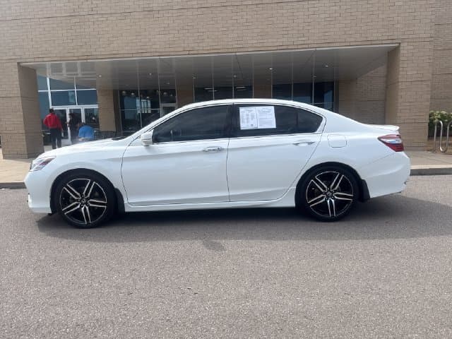 2017 Honda Accord Sedan Touring — photo 1 of 21
