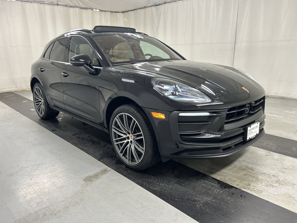 2026 Porsche Macan Base — photo 1 of 25