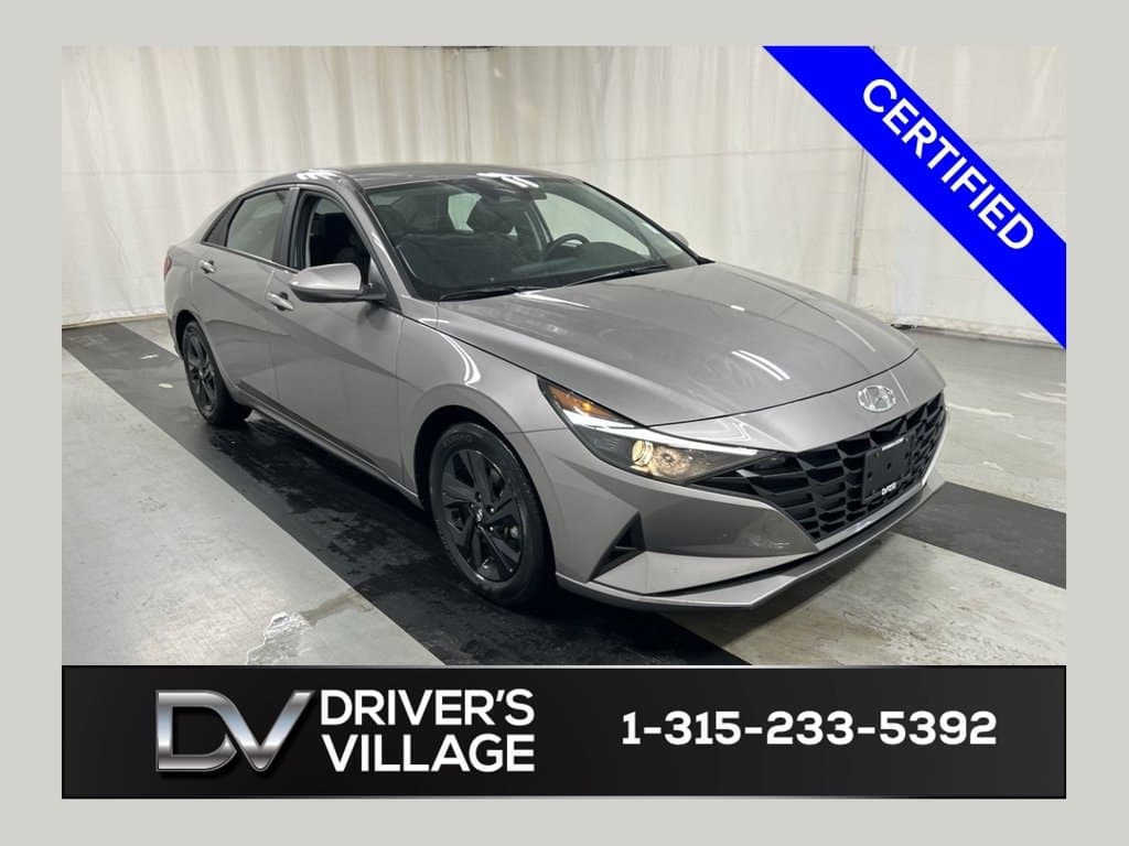 2023 Hyundai Elantra SEL — photo 1 of 23