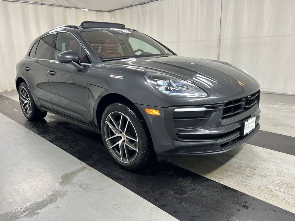 2026 Porsche Macan Base — photo 1 of 25