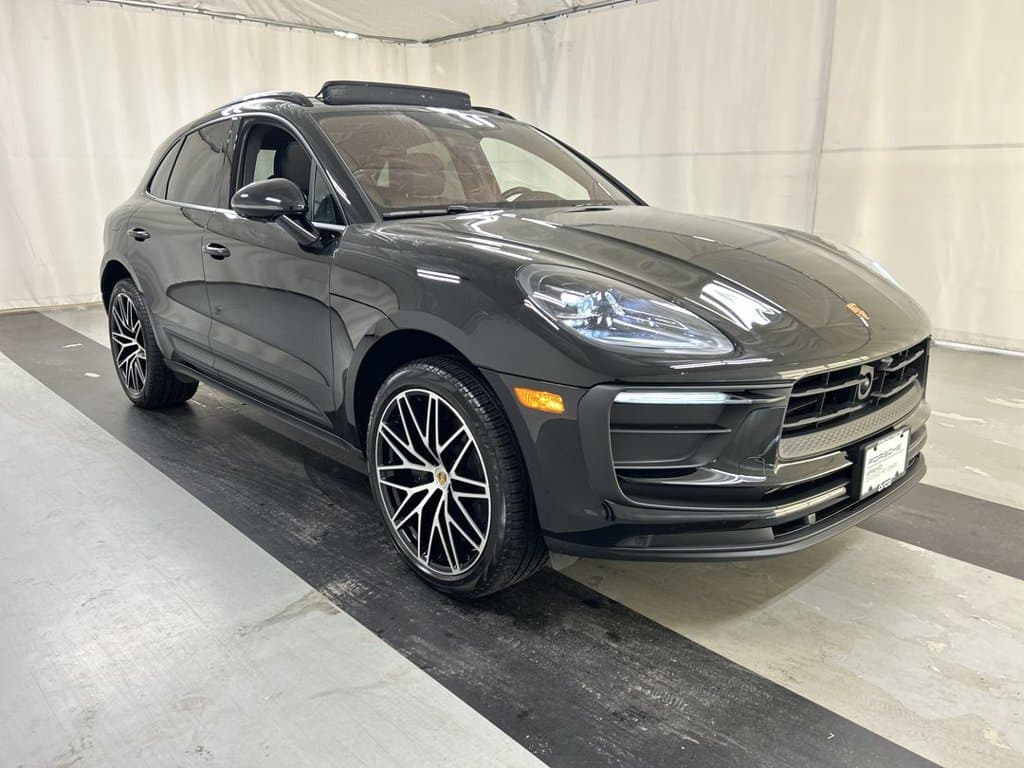 2026 Porsche Macan Base — photo 1 of 25