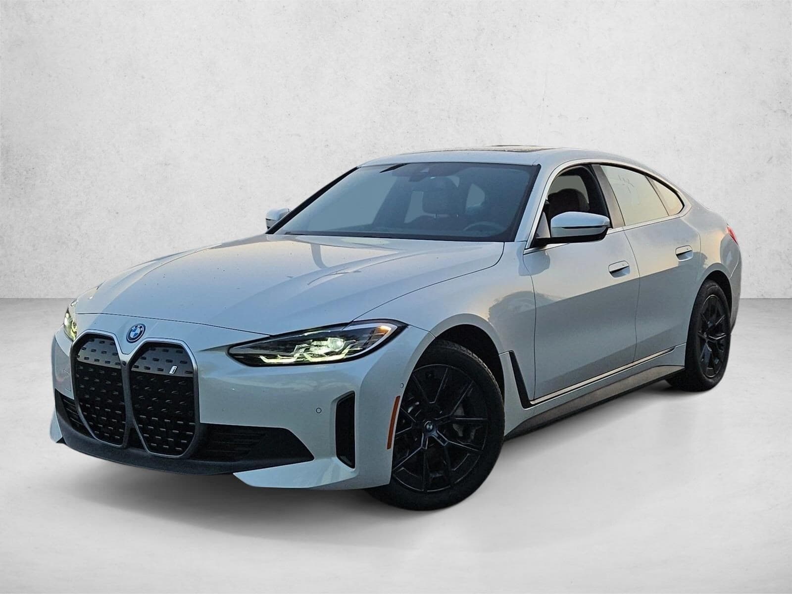 2024 BMW i4 eDrive35 — photo 1 of 15