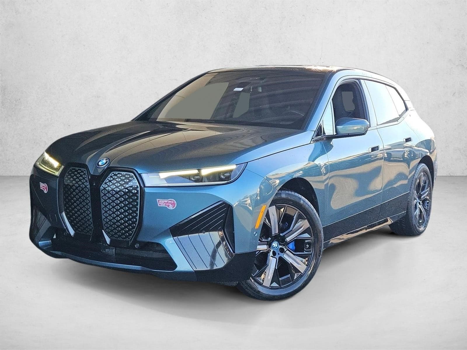 2024 BMW iX xDrive50 — photo 1 of 15