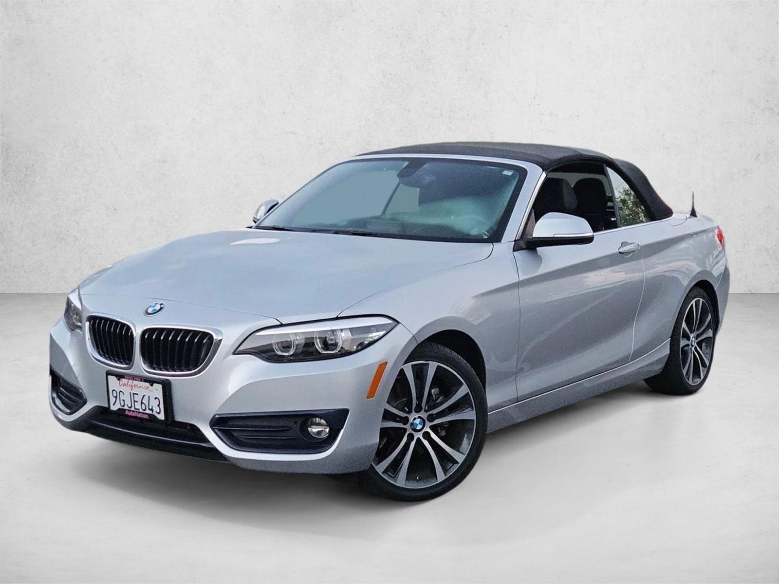 2018 BMW 2 Series 230i — photo 1 of 16