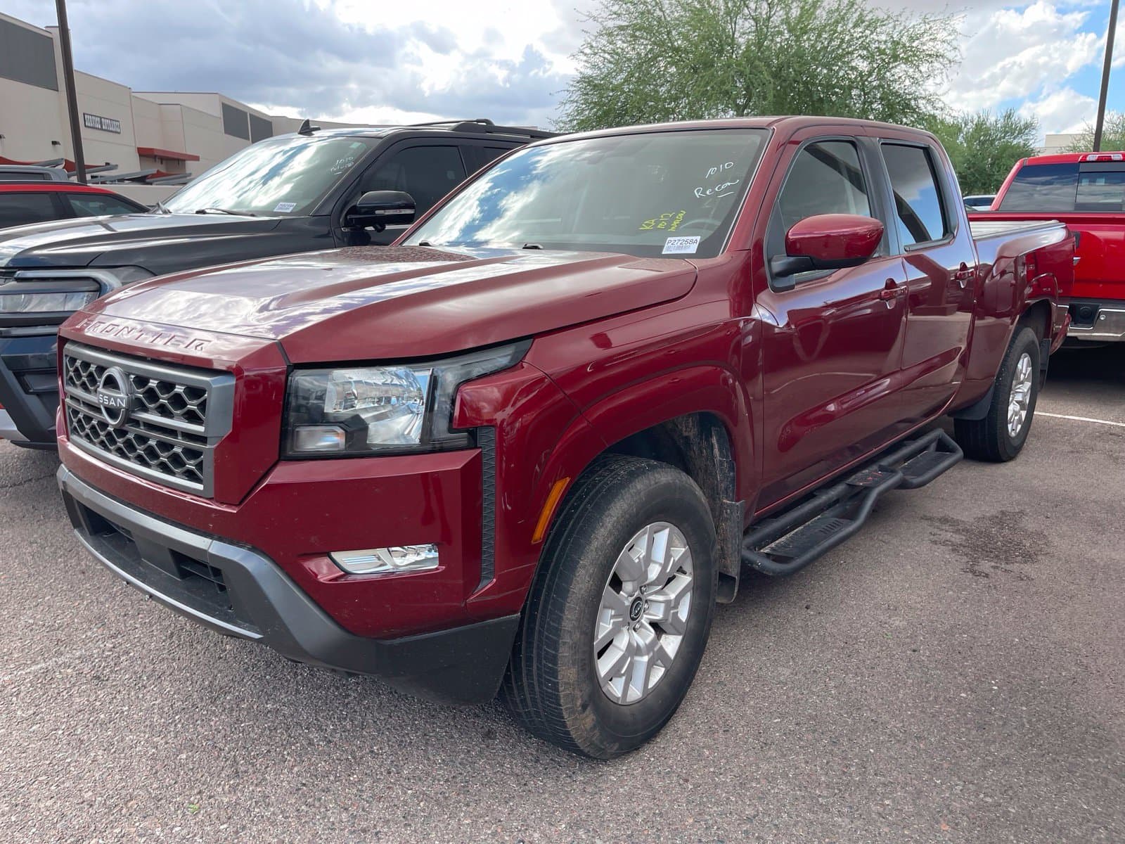 2023 Nissan Frontier Base — photo 1 of 11