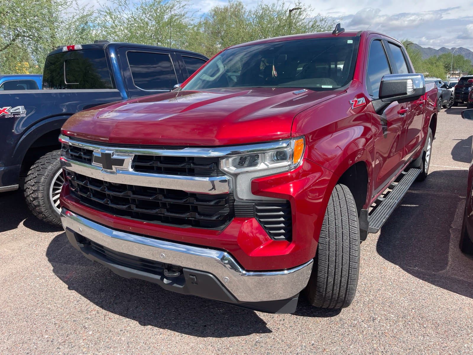 2024 Chevrolet Silverado 1500 LT — photo 1 of 11