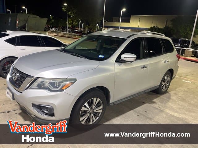 2018 Nissan Pathfinder SL — photo 1 of 18