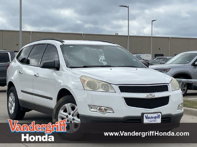 2010 Chevrolet Traverse LS — photo 1 of 15