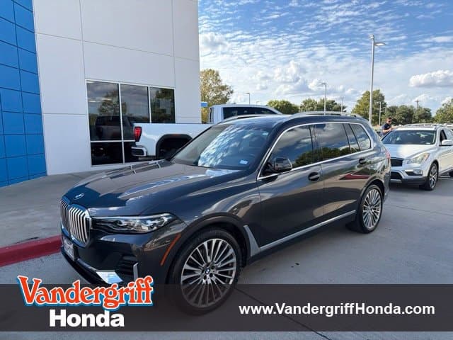 2021 BMW X7 xDrive40i — photo 1 of 17