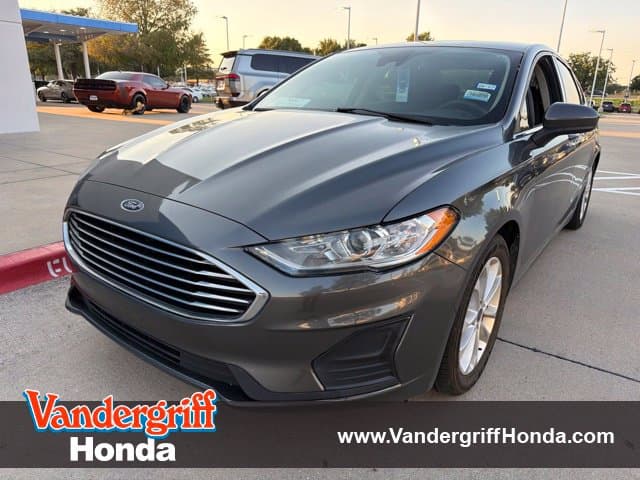 2020 Ford Fusion SE — photo 1 of 17