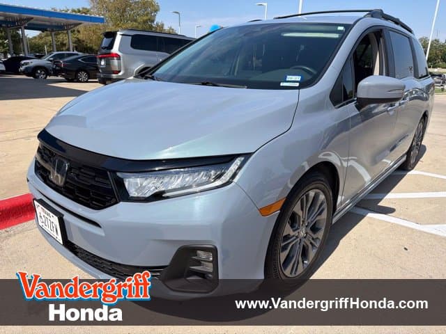 2026 Honda Odyssey Touring — photo 1 of 17