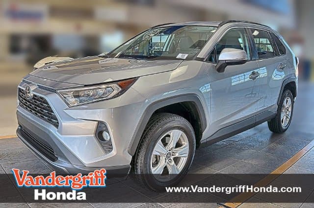 2019 Toyota RAV4 XLE — photo 1 of 15