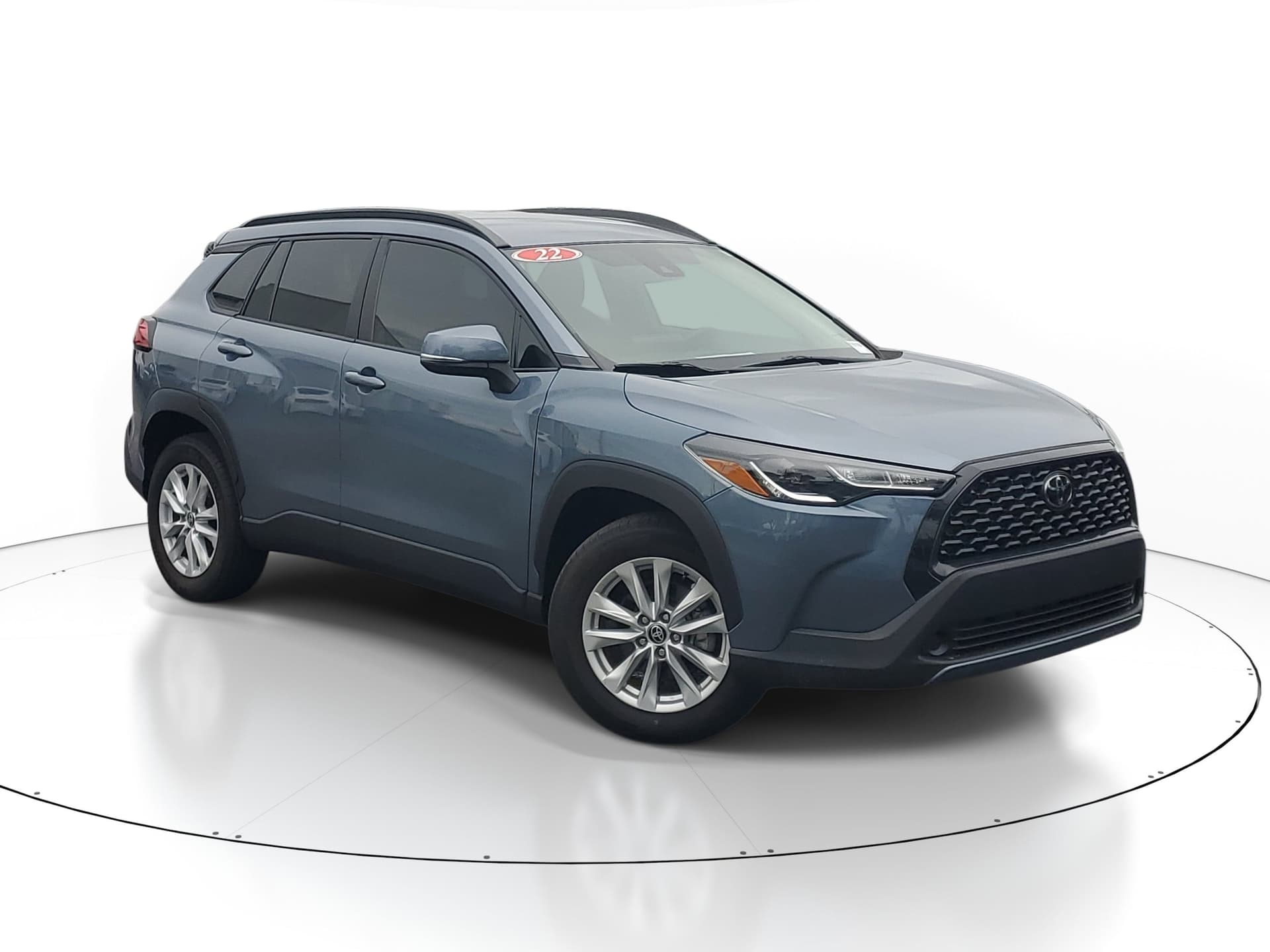 2022 Toyota Corolla Cross LE — photo 1 of 30