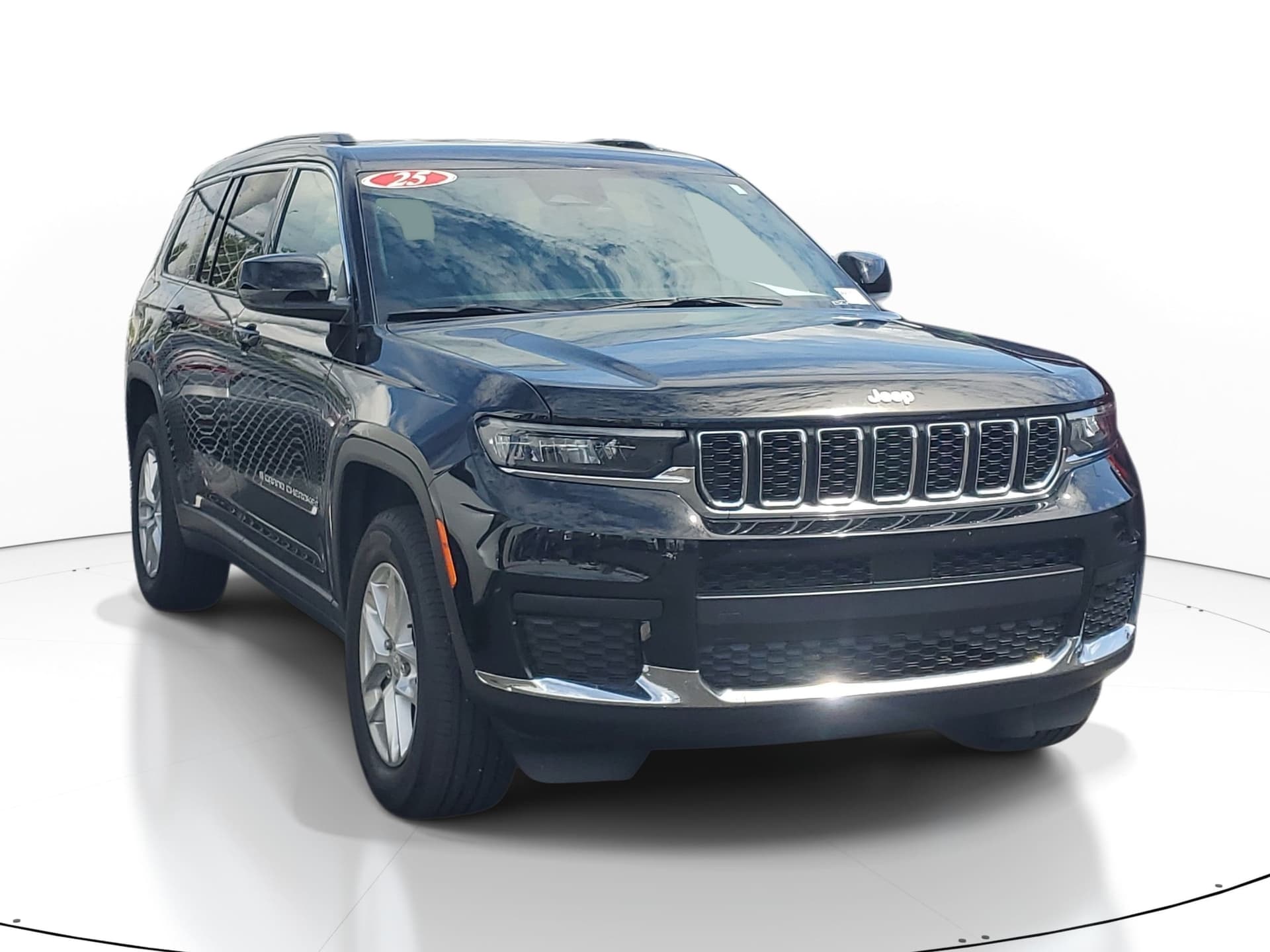 2025 Jeep Grand Cherokee L Laredo — photo 1 of 10
