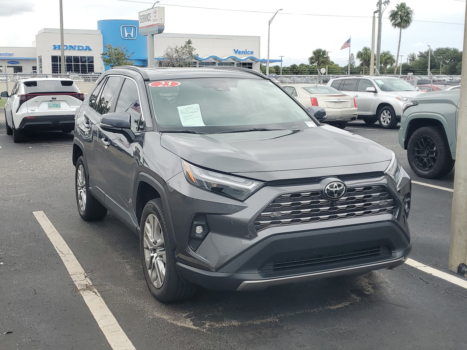 2023 Toyota RAV4 Limited — photo 1 of 11