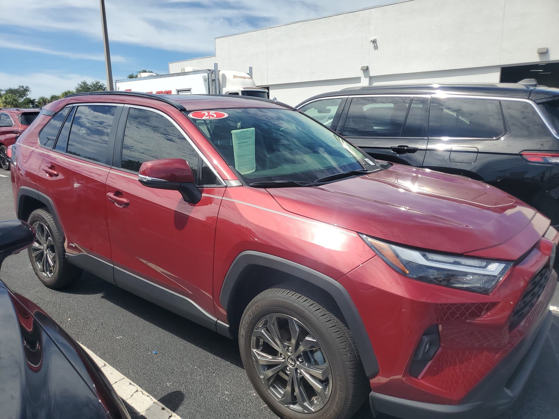 2025 Toyota RAV4 Hybrid XLE Premium — photo 1 of 10
